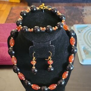 Handcrafted Black Onyx and Amber Jewelry Set with Elegant Design